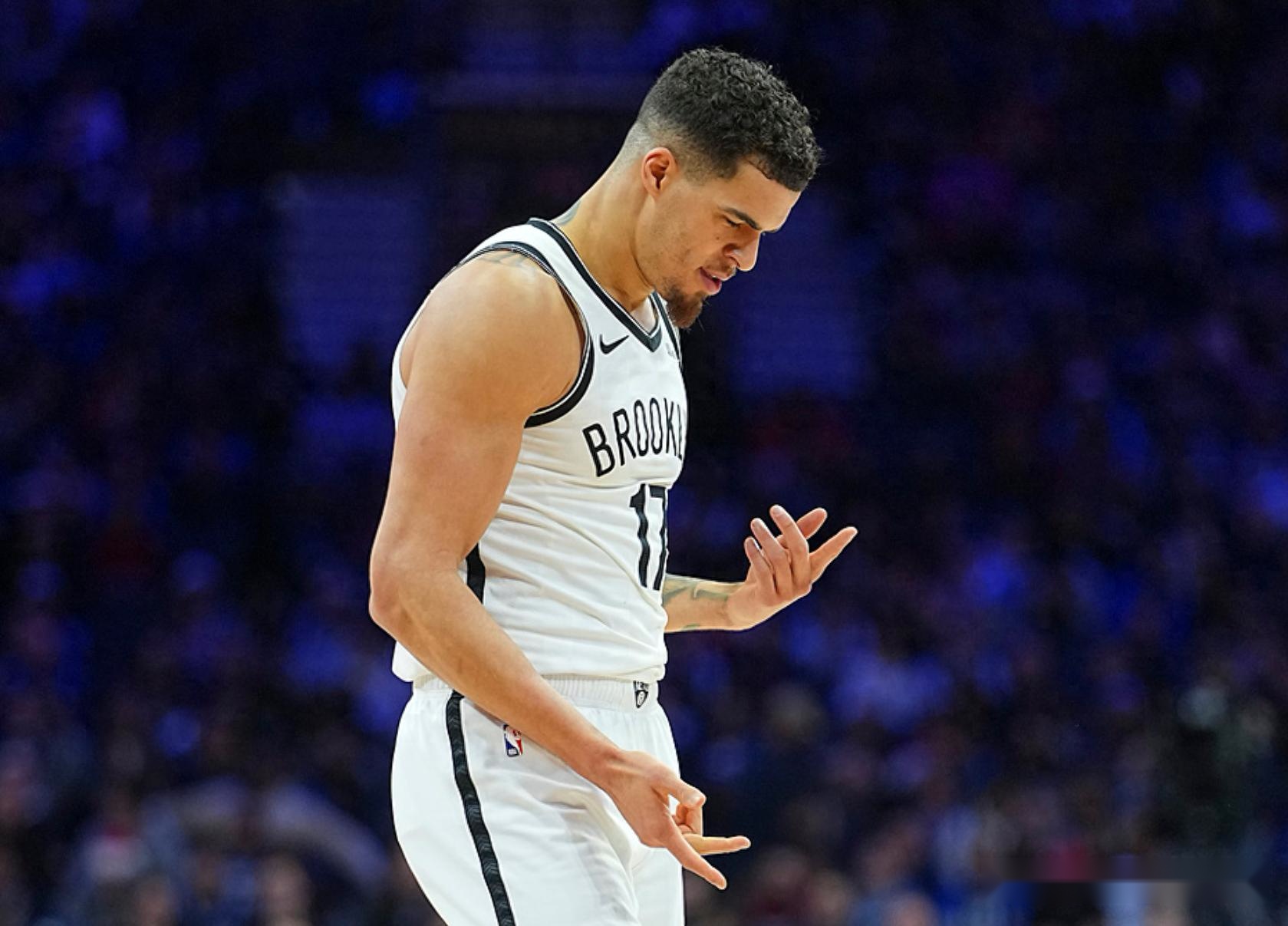 弗拉格轰33+9+9仍无缘今日最佳!抱歉!伦纳德创造了55年纪录